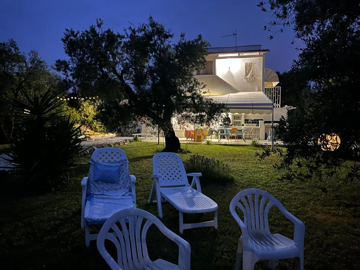 B&B Villa Mediterranee Con Parking Space Trani Eksteriør billede