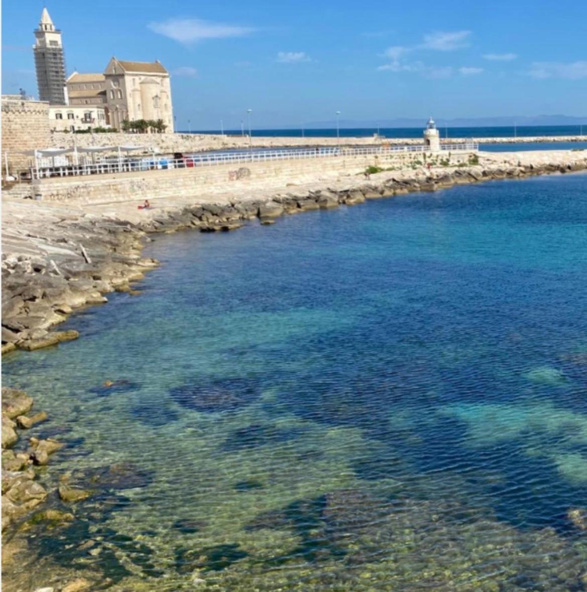 B&B Villa Mediterranee Con Parking Space Trani Eksteriør billede