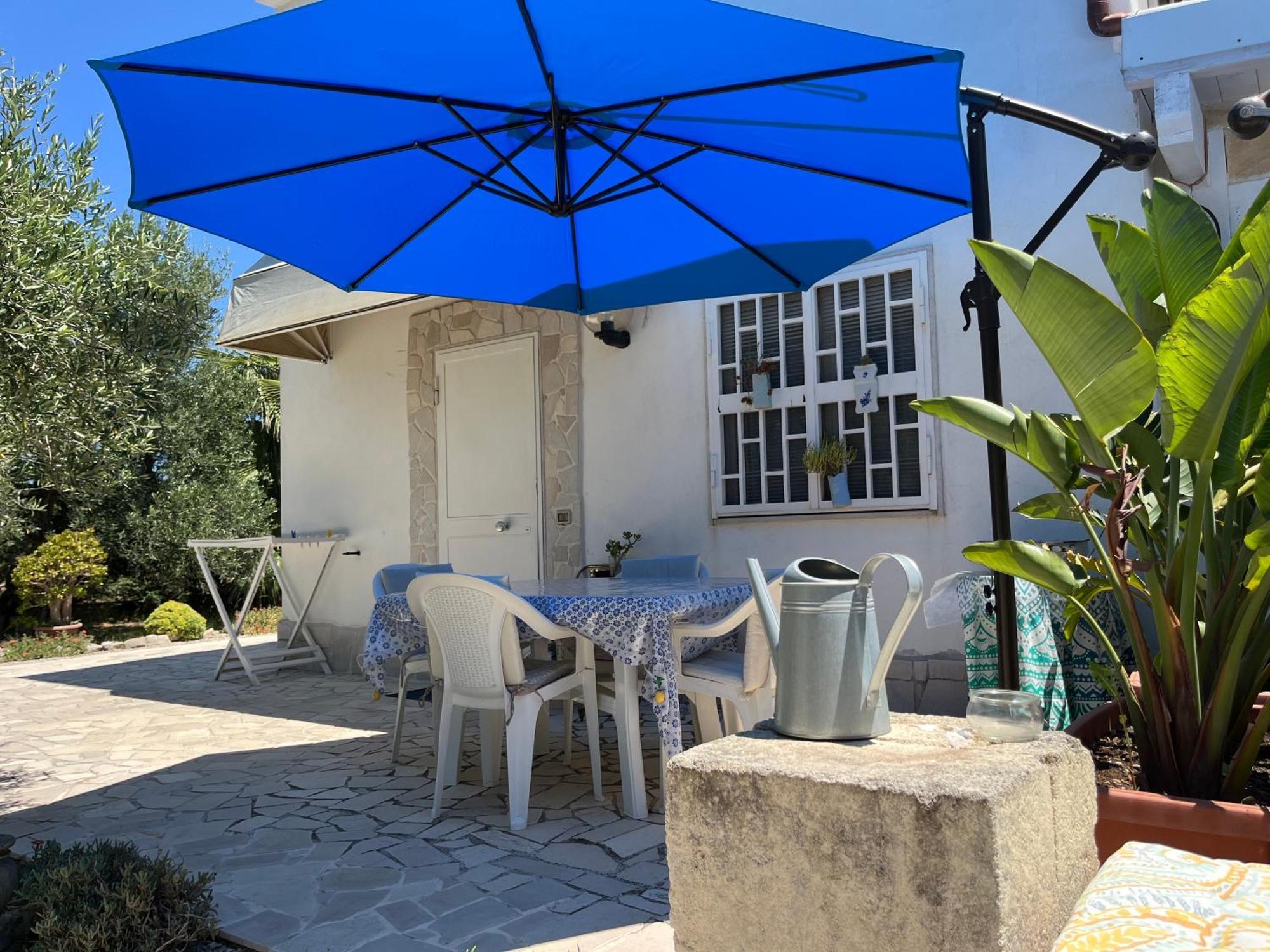 B&B Villa Mediterranee Con Parking Space Trani Eksteriør billede