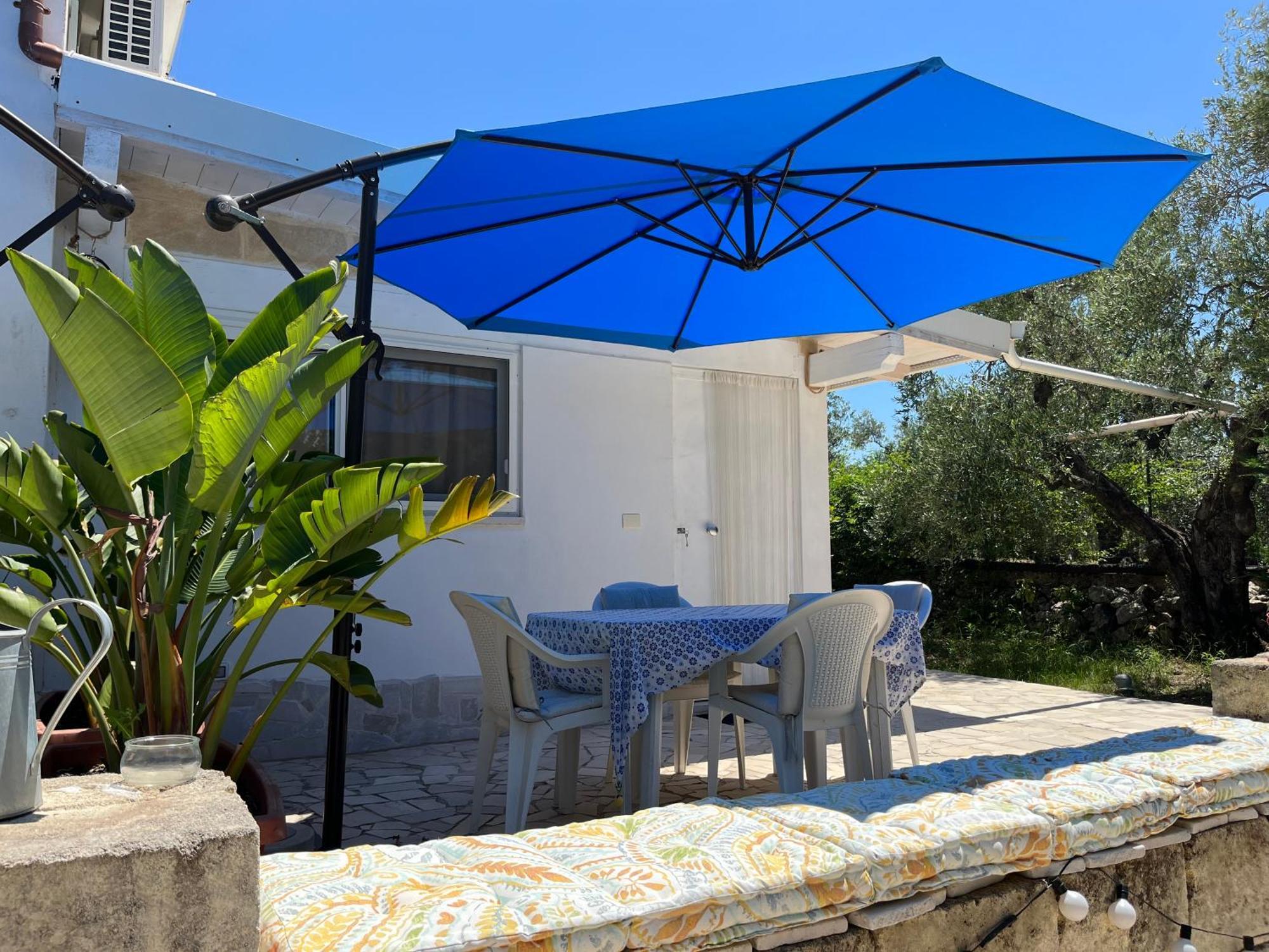 B&B Villa Mediterranee Con Parking Space Trani Eksteriør billede