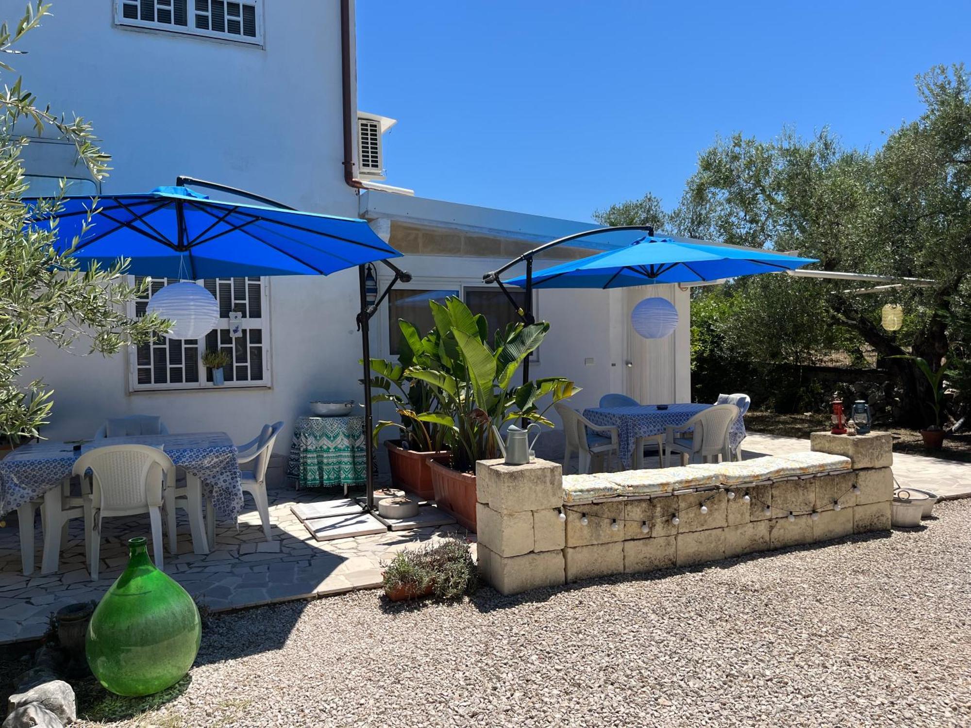 B&B Villa Mediterranee Con Parking Space Trani Eksteriør billede
