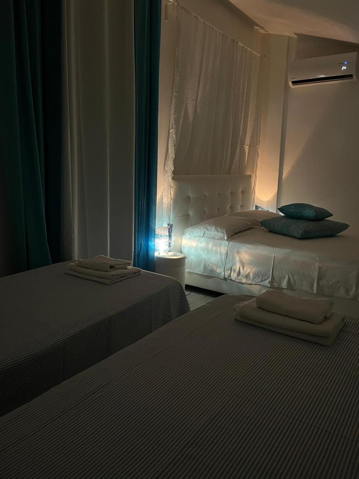 B&B Villa Mediterranee Con Parking Space Trani Eksteriør billede